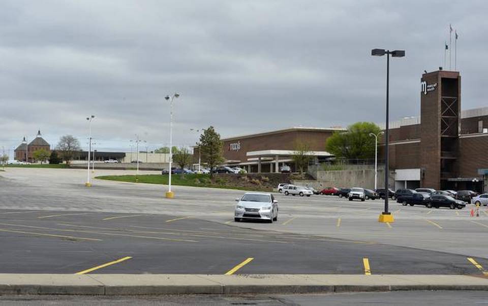 Metcalf South Shopping Center to Close